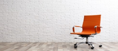 Jak wybrać krzesło biurowe, które dopasuje się do Twojego wnętrza?