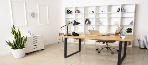 Komody biurowe nie tylko do przechowywania – jak wpasować je w przestrzeń pracy?